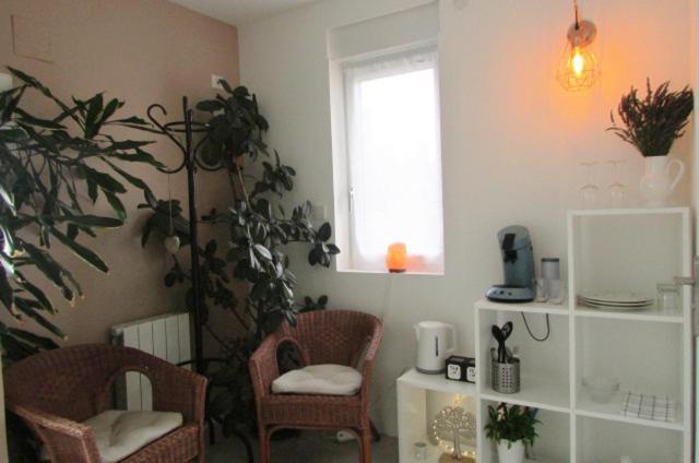 Chambre 20M2 Avec Salle De Bain Privee Dans Maison En Bois 拉沃尔 外观 照片